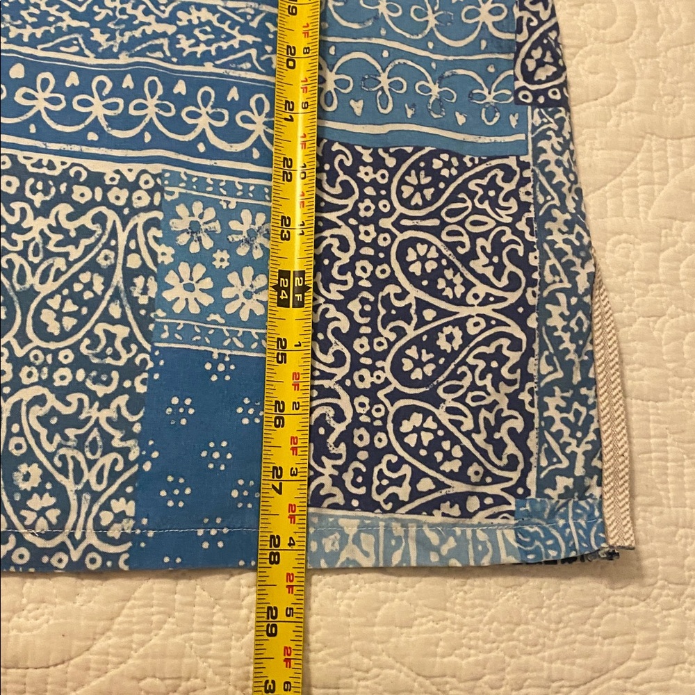 J.McLaughlin tunic blouse featuring a blue patchwork bandanna design - Picture 6 of 9